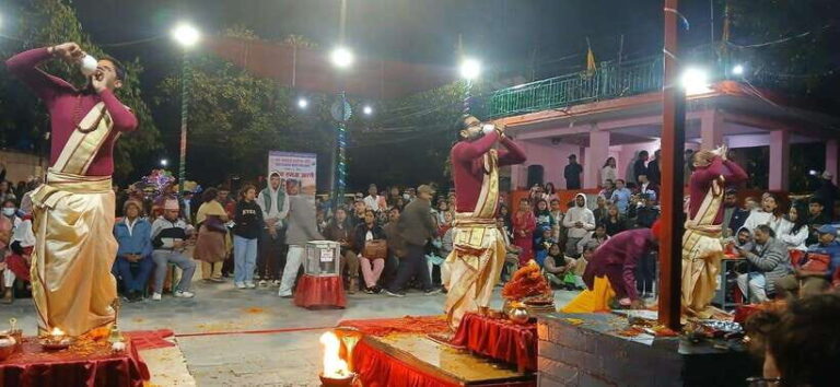 Pokhara: Aarati Ceremony at Tal Barahi Temple with Guide - A Closer Look at the Aarati Ceremony Experience