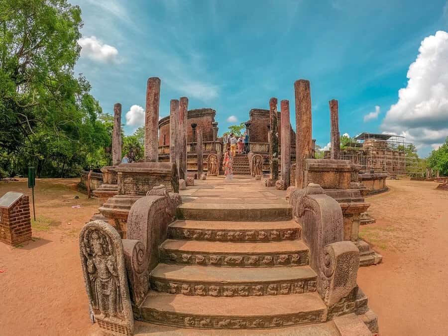 Polonnaruwa Ancient City & Minneriya Safari Combo Tour - Discovering the Ancient City of Polonnaruwa