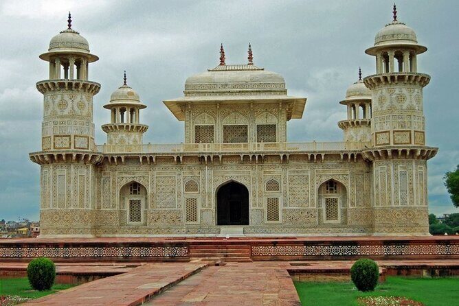 Private Agra Tour to Itmad-ud-Daula by Tuk Tuk, - The Itinerary Breakdown
