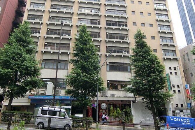 Private calligraphy lessons in a Japanese-style room in Shibuya - Authentic Cultural Connection and Practical Details