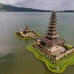 Private Car Tour Ulundanu Temple & Tanah Lot Temple All Inclusive - Detailed Review of the Tour