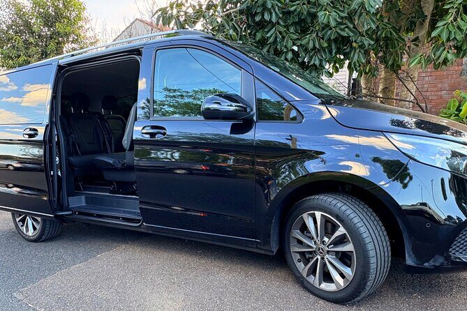 Private Chauffeur Transfer from Sydney Airport to Sydney City - Vehicles and Comfort Level