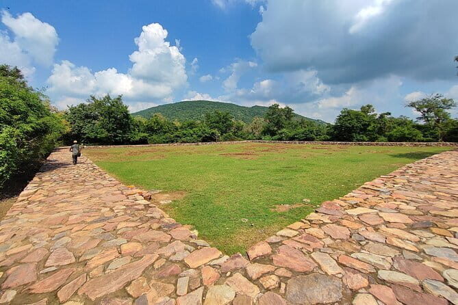 Private Day Tour to Rajgir and Nalanda from Bodhgaya - Analyzing the Value