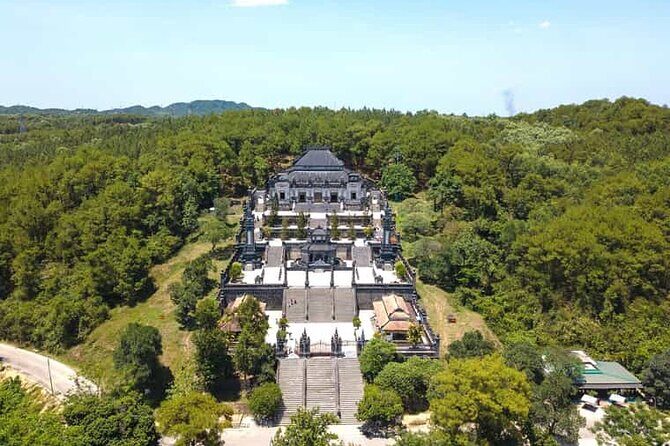 Private Day Trip to Imperial City From Hoi An or Da Nang - The Spiritual and Cultural Heart: Thien Mu Pagoda