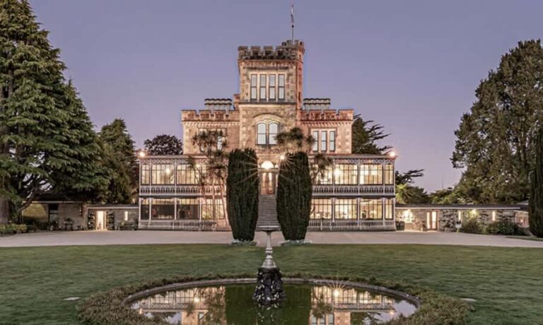 Private Dunedin City Highlights and Otago Peninsula Day Tour - An Inside Look at the Dunedin and Otago Peninsula Tour