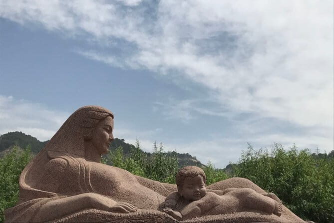 Private Lanzhou Day Tour: White Pagoda Hill, Zhongshan Bridge, Yellow River etc - Practical Details and What to Expect