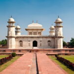 Private Taj Mahal Sunrise Tour and Agra Sightseeing from Delhi - Exploring the Taj Mahal