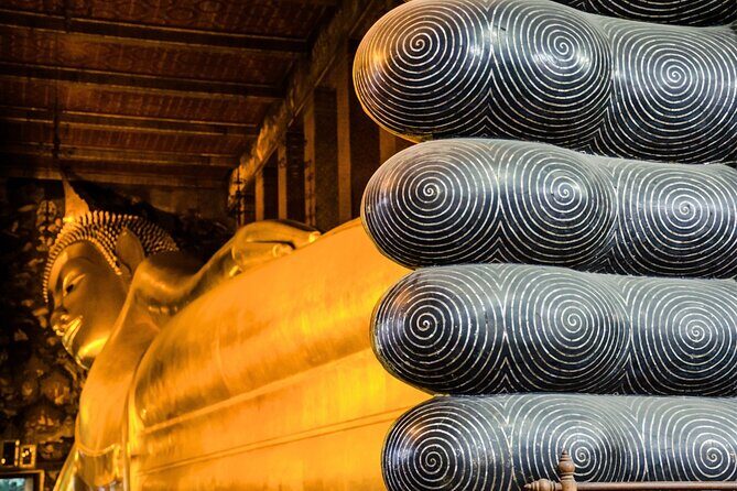 Private tour to Wat Pho,Wat Arun, Canal Tour,Flower Market - Visiting Wat Arun – The Temple of Dawn