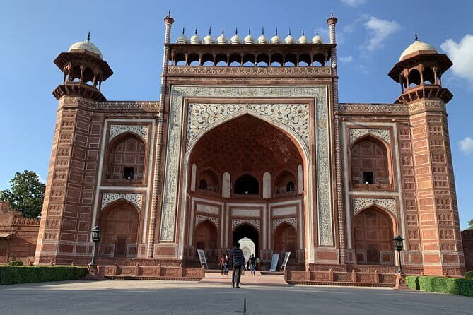Private Transfer From Agra to Ranthambore With Fatehpur Sikri - Transport and Comfort