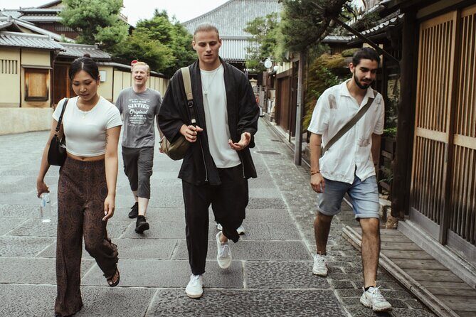 Private Walking Tour in Gion and Higashiyama - The Spiritual Calm of Kennin-ji Temple