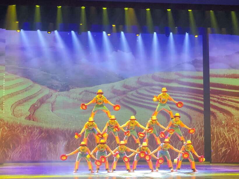 Red Theatre Beijing Acrobatics Show Ticket - What to Expect at the Show