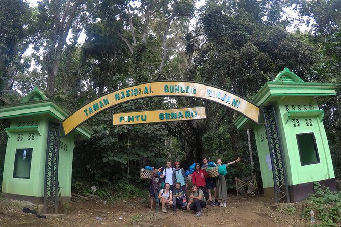 Rinjani Trekking 1 day Trek To the rim via senaru 2,642m - Who Should Consider This Trek?