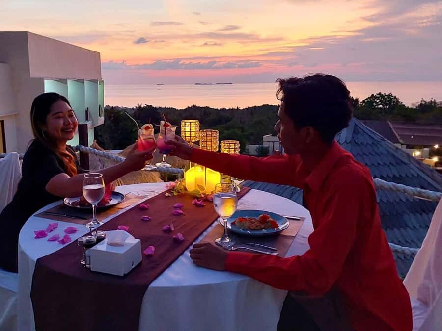 Romantic dinner - The Location and Accessibility