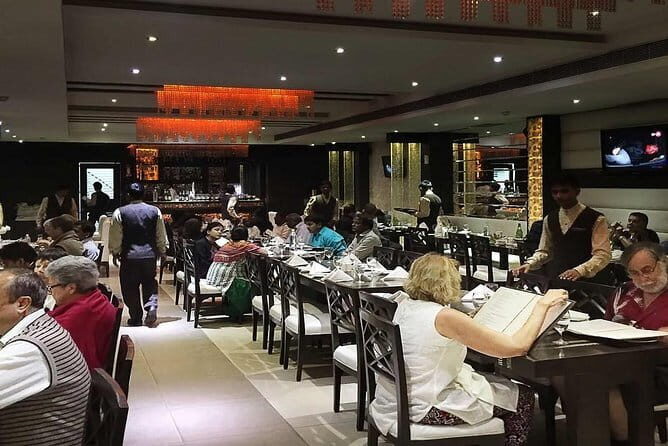 Romantic Mohabbat the Taj Show with a lavish dinner - What the Reviews Say