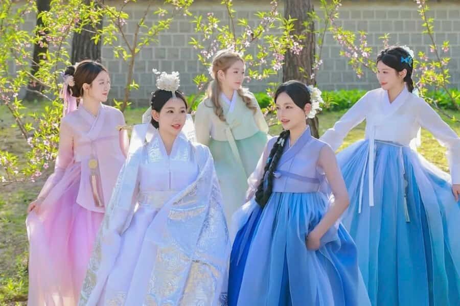 Royal Hanbok Dress-Up & Professional Photoshoot Experience - Practical Details and Tips