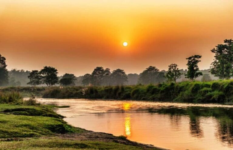 Sauraha: Rapti River Sunset & Tharu Cultural Dance Tour - Detailed Breakdown of the Itinerary