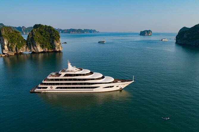 Scarlet Pearl Cruise 5 Star Luxury Halong Bay Cruise 2 Days - What Makes Scarlet Pearl Stand Out?