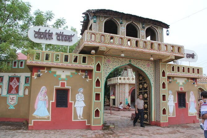 Self-Guided Visit to Chokhi Dhani With Dinner and Pick Up & Drop - The Itinerary Breakdown