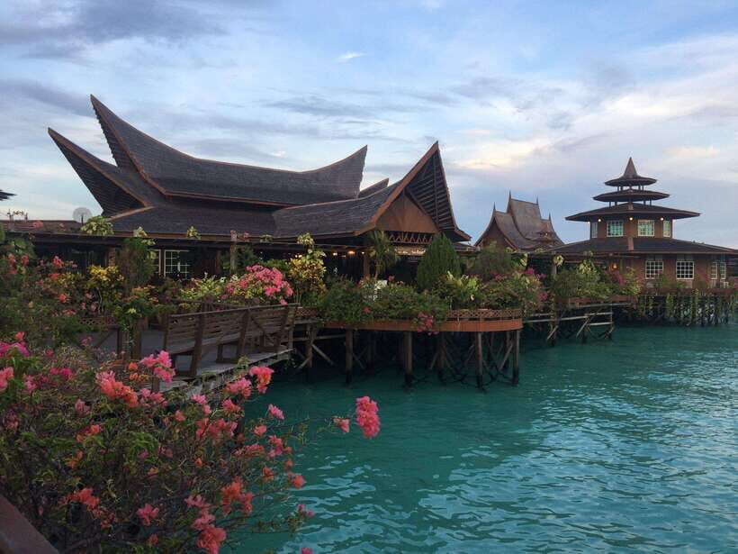 Semporna: Mabul and Kapalai Trip in Snorkel or Dive & Lunch - What Makes This Tour Special