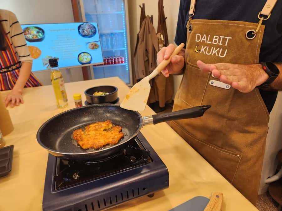 Seoul: 6-Dish Korean Cooking Class & Hidden Alley Tour - Practical Details and Considerations