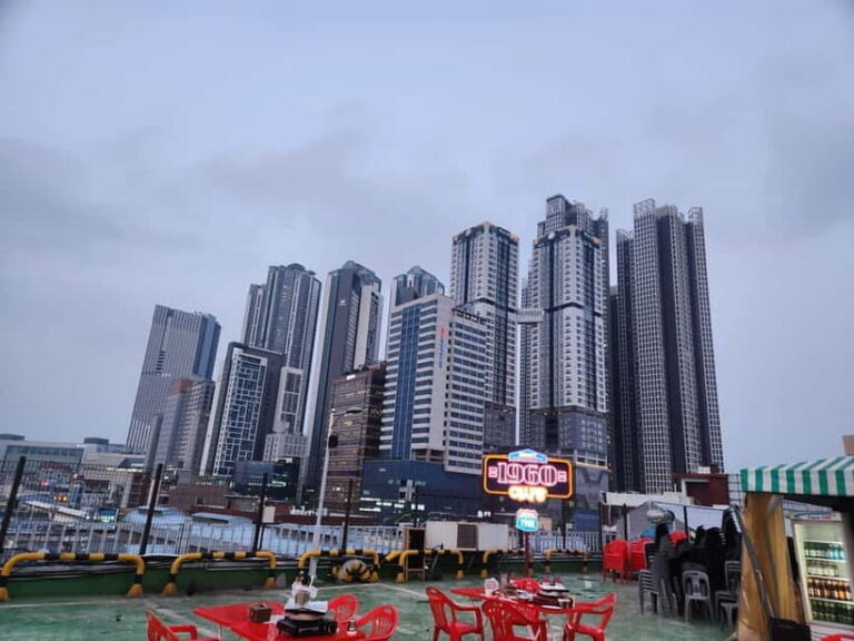 Seoul: CNN Market Walk & BBQ Experience - Walking Through Old and New Seoul