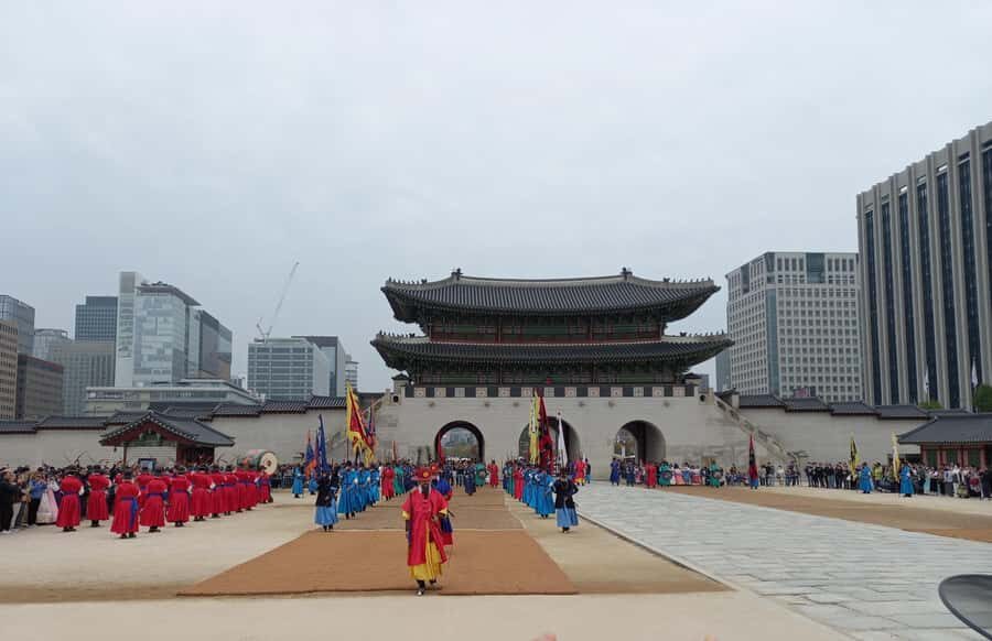Seoul: Gyeongbokgung palace and Inwangsan Mt. Hiking Tour - Practical Details and Travel Tips