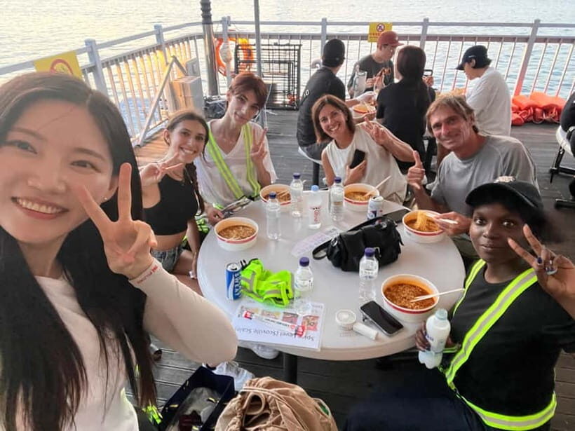 Seoul: Han River Sunset Bike Tour with Rainbow Fountain Show - The Taste of Local Life: Ramyeon Along the River