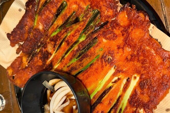 Seoul, Hongdae Food & Drinking games in traditional theme bar! - Exploring Korean Drinks