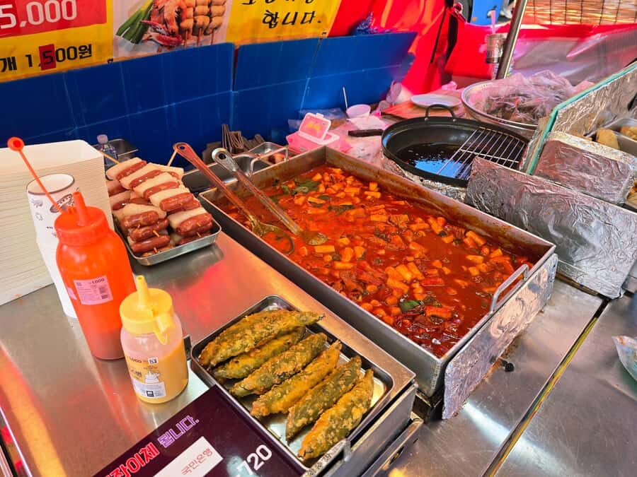 Seoul: K-Pop Demon Hunters Food Tour with Naksan Park - What Makes This Tour Stand Out?