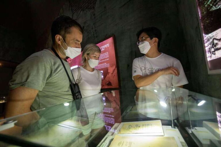 Seoul: War Memorial of Korea Guided Museum Tour - Detailed Breakdown of the Itinerary