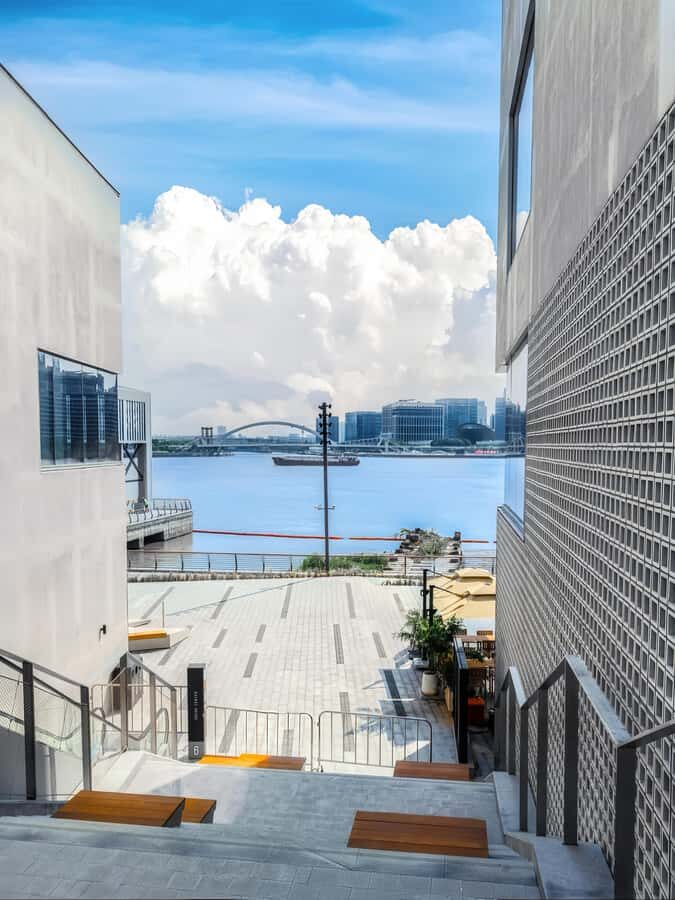 Shanghai: City Highlights Private Tour with Vegetarian Lunch - Practical Details and Tips