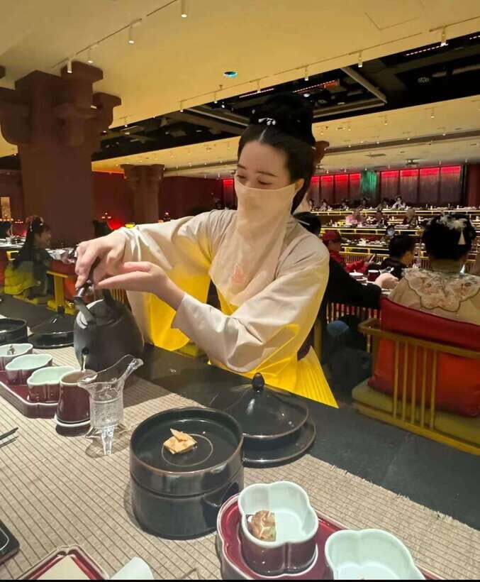 Shanghai: Royal Banquet with Chinese Cultural Performance - Who Will Enjoy This Experience?