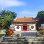 Shenzhen: Ancient Temple & 200-year-old Hakka Residence Tour - Taking in the Hakka Residence