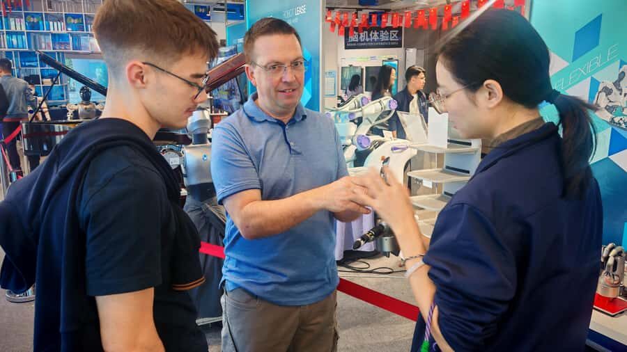 Shenzhen: Hands-On Robotics Experience - Robot Dogs & AI Art - Good To Know