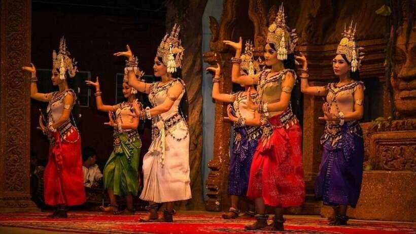 Siem Reap: Apsara Dance Show and Dinner with Hotel Pickup - The Itinerary: What to Expect