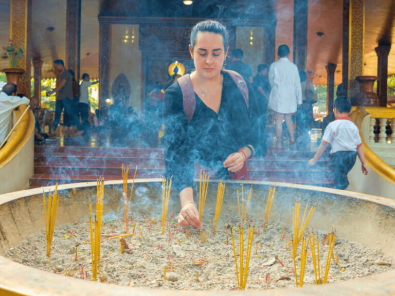 Siem Reap: Baddish Temples and City Walking Guided Tour - What to Expect During Your Tour