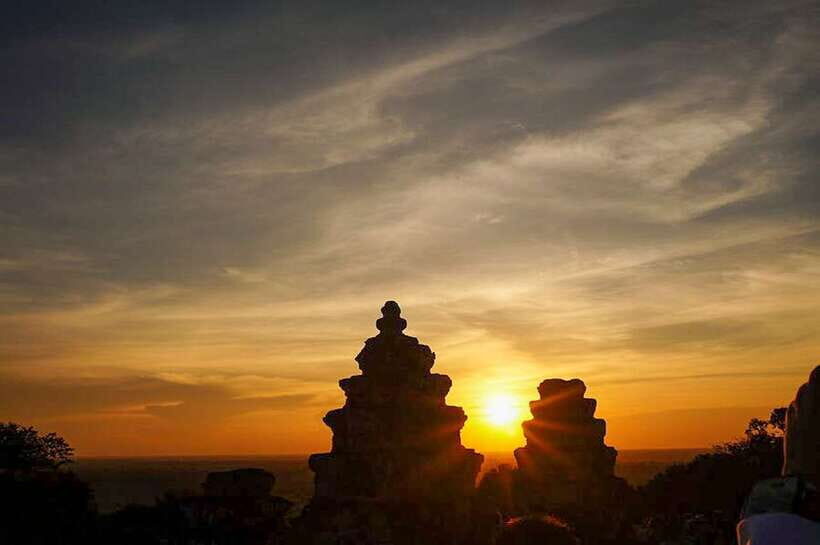 Siem Reap: Grand circle tour Sun set on bakeang hill & Guide - Pre Rup – The Mountain Temple of Shiva