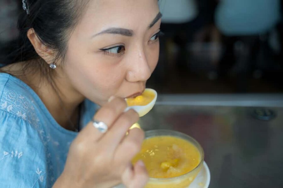 Singapore: Chinatown Hawkers Food Tour with 7 Food Tastings - Good To Know