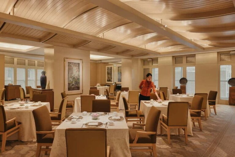 Singapore: Golden Peony at Conrad Singapore F&B Packages - Location and Setting: Where Elegance Meets Comfort