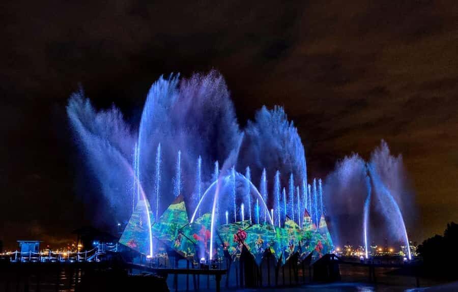 Singapore Marina Bay Night Walk with Spectra & Rhapsody Show - How the Experience Comes Together