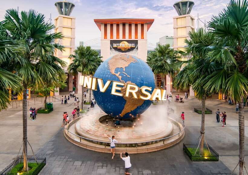 Singapore: Pass Save up to 50% - Includes Universal Studios - Gardens by the Bay and Floral Fantasy