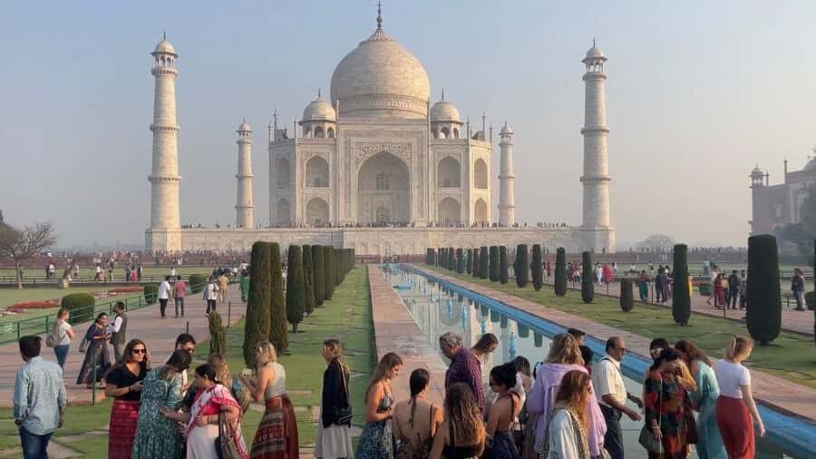 Skip the line Taj Mahal tour with photographer & tickets - The Itinerary Breakdown
