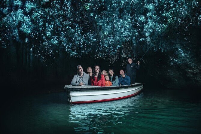 Small Group Waitomo and Rotorua including Te Puia Tour - Practical Considerations