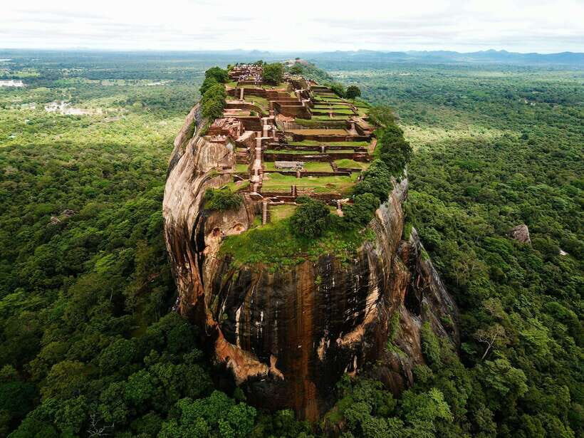 Sri Lanka: 2-Day Adventure to Sigiriya, Dambulla & Kandy - An In-Depth Look at the 2-Day Sri Lanka Tour