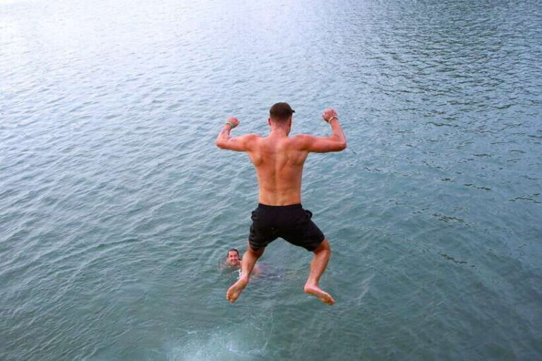 Stunning Lan Ha Bay Sunset Tour from Cat Ba Island - A Closer Look at What’s Included and What’s Not