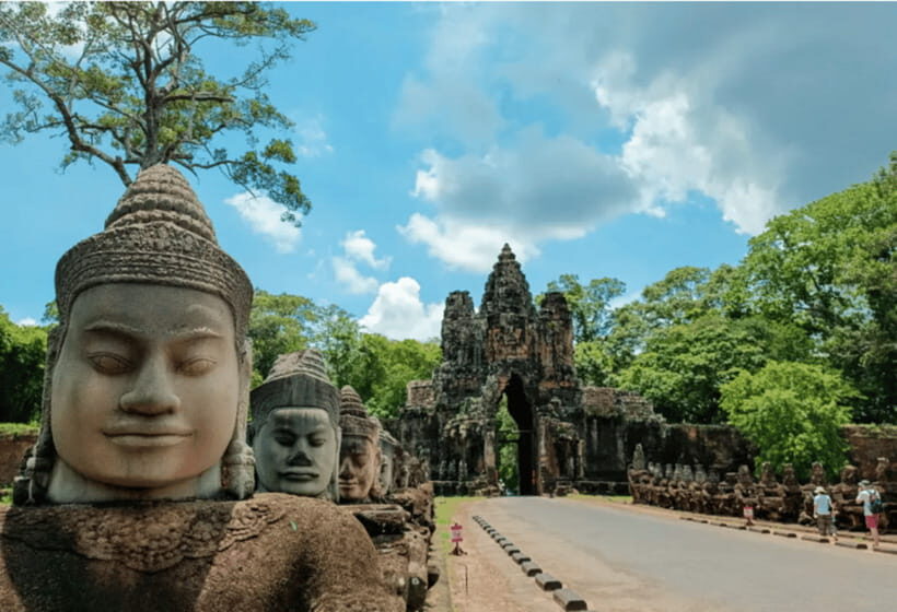 Sunrise at Angkor Wat and Small Tour with Tours Guide - Why This Tour Works