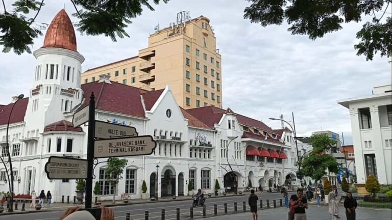 Surabaya: Old Town Walking Tour - Why This Tour Is a Value Gem