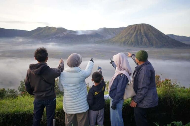 Surabaya or Malang: Mount Bromo Sunrise with good tour guide - Practical Tips for Your Trip