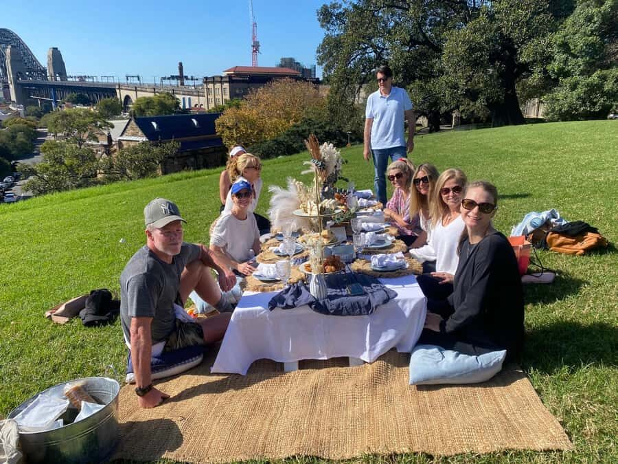 Sydney: Observatory Hill Luxurious Pop-Up Picnic - Food and Beverage: Gourmet and Flexible