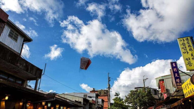 Taipei: Jiufen and Shihfen Half Day Tour - A Closer Look at the Itinerary